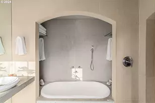 2934 SW Montgomery Dr, Portland, OR 97201 - Photo 28