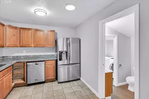 14125 SE Division St, Portland, OR 97236 - Photo 16