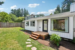 2924 SW Multnomah Blvd, Portland, OR 97219 - Photo 2