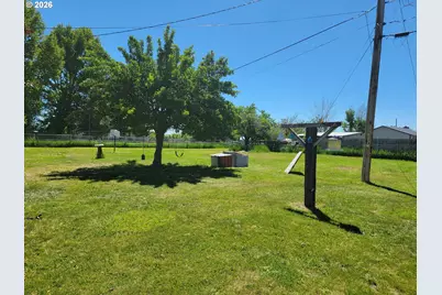 819 E Madison St, Burns, OR 97720 - Photo 24