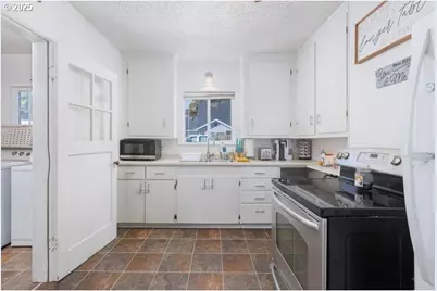 2303 Long St, Sweet Home, OR 97386 - Photo 6