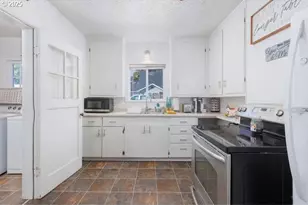 2303 Long St, Sweet Home, OR 97386 - Photo 6