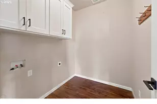 2020 NE Evergreen Ave, Albany, OR 97321 - Photo 16