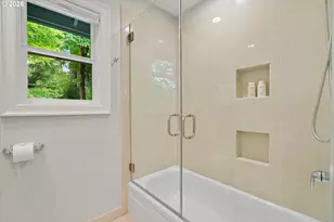 1190 Bayberry Rd, Lake Oswego, OR 97034 - Photo 38