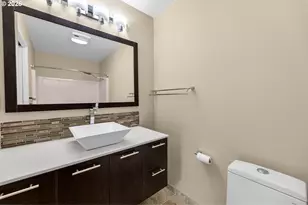 4990 S Landing Dr, Portland, OR 97239 - Photo 24