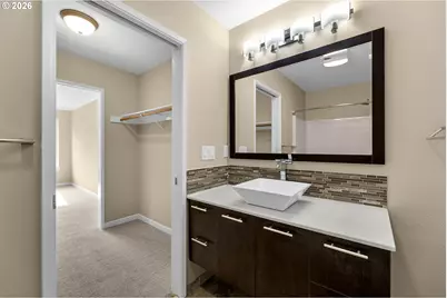4990 S Landing Dr #202, Portland, OR 97239 - Photo 26