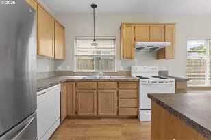 765 NE 93rd Ave, Portland, OR 97220 - Photo 16