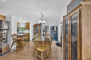 9015 NE Sumner St, Portland, OR 97220 - Photo 8