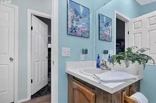 9015 NE Sumner St, Portland, OR 97220 - Photo 10