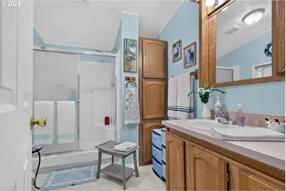 9015 NE Sumner St, Portland, OR 97220 - Photo 12