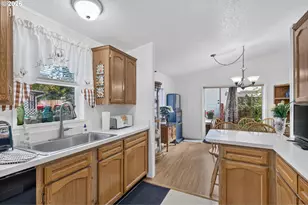 9015 NE Sumner St, Portland, OR 97220 - Photo 4