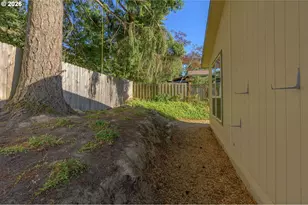 953 N Adams St, Lafayette, OR 97127 - Photo 32