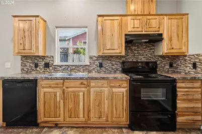 953 N Adams St, Lafayette, OR 97127 - Photo 14