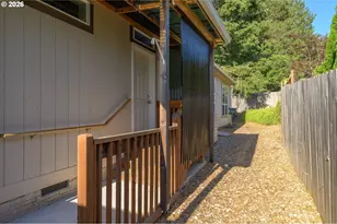 953 N Adams St, Lafayette, OR 97127 - Photo 46
