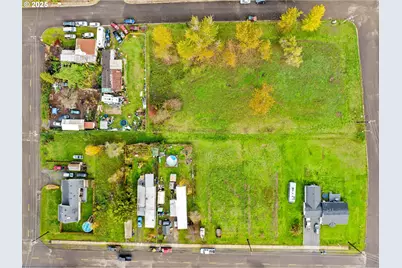 287 E 3rd St, Lowell, OR 97452 - Photo 14