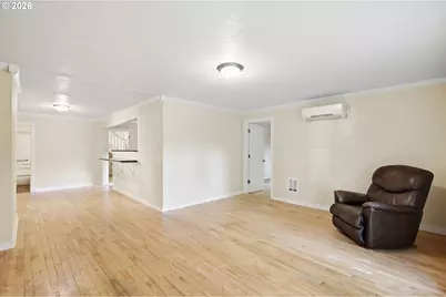 716 F St, Springfield, OR 97477 - Photo 2