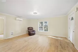 716 F St, Springfield, OR 97477 - Photo 10