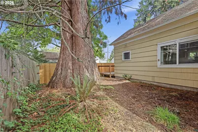 716 F St, Springfield, OR 97477 - Photo 44