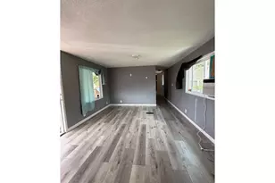 13055 SE Stark St, Portland, OR 97233 - Photo 6