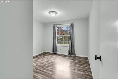 6500 SE Madrona Dr, Milwaukie, OR 97222 - Photo 16