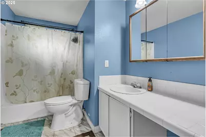 6500 SE Madrona Dr, Milwaukie, OR 97222 - Photo 18