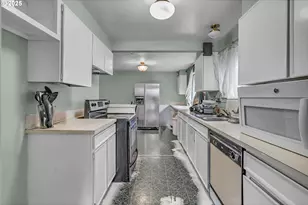 6500 SE Madrona Dr, Milwaukie, OR 97222 - Photo 12