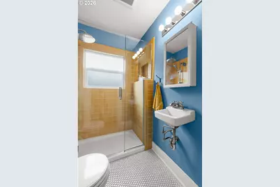 7549 N Albina Ave, Portland, OR 97217 - Photo 12