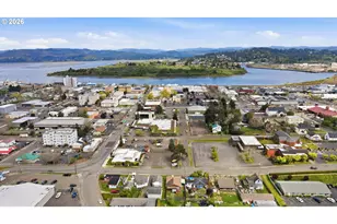 237 S 7th St, Coos Bay, OR 97420 - Photo 28