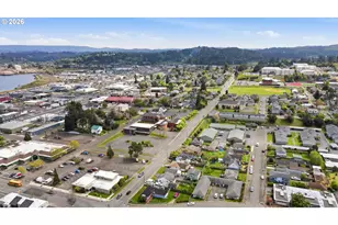 237 S 7th St, Coos Bay, OR 97420 - Photo 32