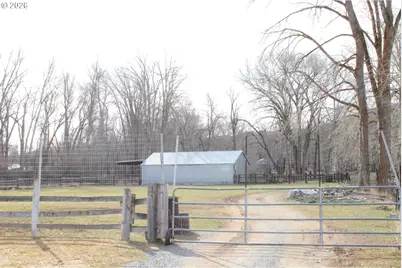 42274 Pocahontas Rd, Baker City, OR 97814 - Photo 6