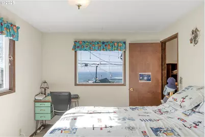34 NE Williams Ave, Depoe Bay, OR 97341 - Photo 20