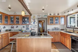 34 NE Williams Ave, Depoe Bay, OR 97341 - Photo 12