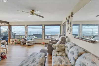 34 NE Williams Ave, Depoe Bay, OR 97341 - Photo 18