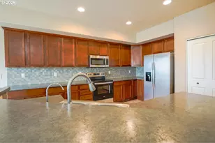 376 NW Crest View Ct, Hermiston, OR 97838 - Photo 12