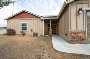 376 NW Crest View Ct, Hermiston, OR 97838 - Photo 2