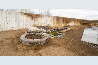 376 NW Crestview Ct, Hermiston, OR 97838 - Photo 4