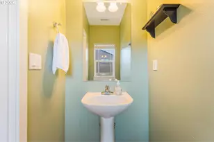 8900 SE Chloe Ln, Happy Valley, OR 97086 - Photo 6