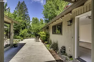 18321 SW Jann Dr, Beaverton, OR 97003 - Photo 20