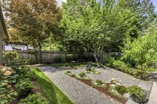 18321 SW Jann Dr, Beaverton, OR 97003 - Photo 30