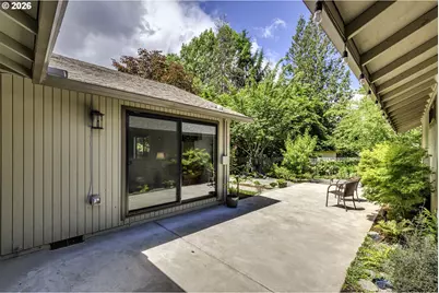 18321 SW Jann Dr, Beaverton, OR 97003 - Photo 28