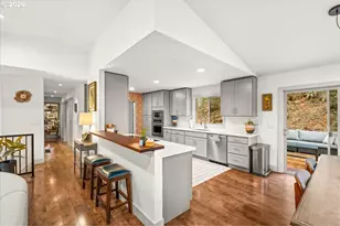 30475 SW Riverwood Dr, West Linn, OR 97068 - Photo 8
