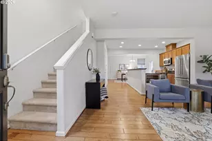 10564 NE Gateway St, Hillsboro, OR 97006 - Photo 4