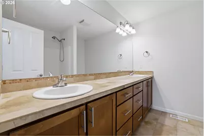 10564 NE Gateway St, Hillsboro, OR 97006 - Photo 28