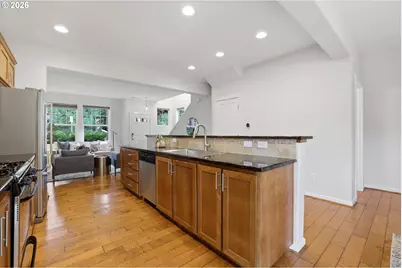 10564 NE Gateway St, Hillsboro, OR 97006 - Photo 12