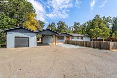 222 Shadywood Dr, Cave Junction, OR 97523 - Photo 8