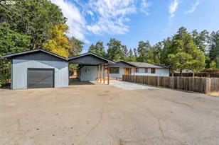 222 Shadywood Dr, Cave Junction, OR 97523 - Photo 8