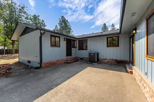 222 Shadywood Dr, Cave Junction, OR 97523 - Photo 6