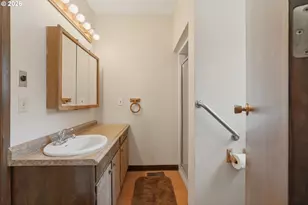 832 Wilsonville Rd, Newberg, OR 97132 - Photo 6