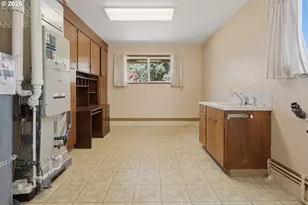832 Wilsonville Rd, Newberg, OR 97132 - Photo 4
