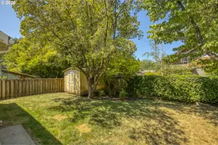 27 SE 85th Ave, Portland, OR 97216 - Photo 30